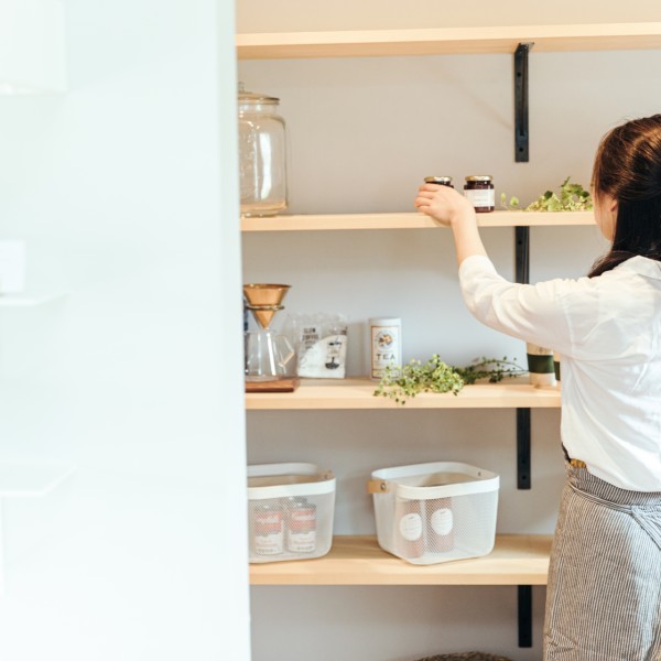 立川市の分譲住宅で、パントリーの設置を検討する問題