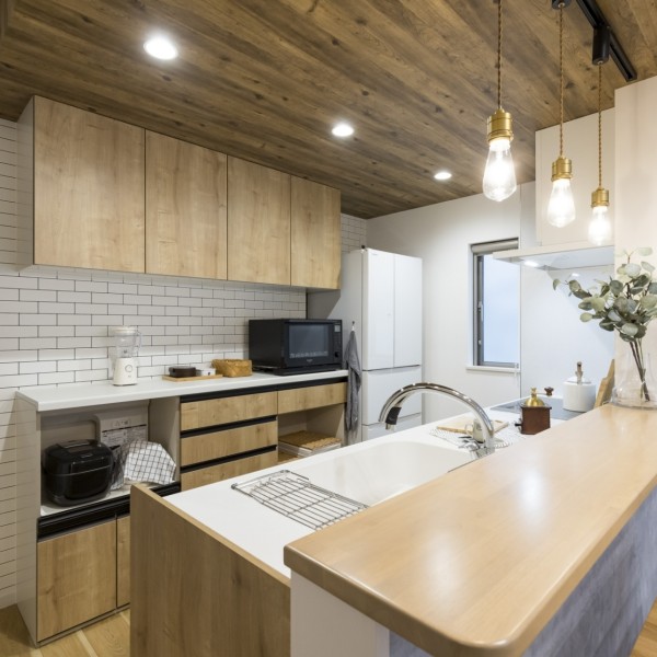 大府市の分譲住宅で気づきにくい、キッチン背面収納と通路幅の関係