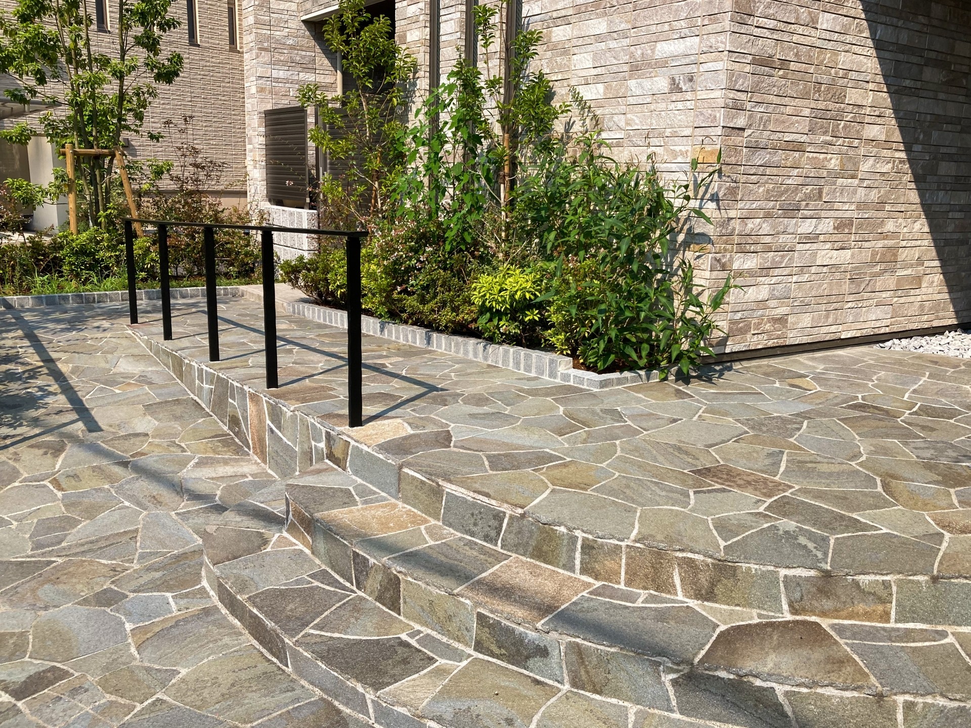 見た目も機能も両立！知立市の分譲住宅で人気の「タイル外壁」デザイン