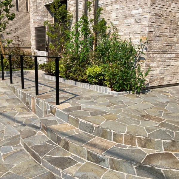 見た目も機能も両立！知立市の分譲住宅で人気の「タイル外壁」デザイン