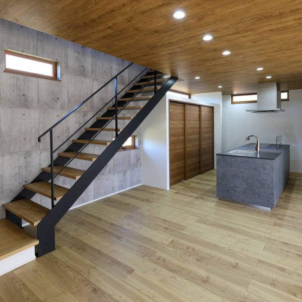 知立市の分譲住宅、リビング階段で家族がつながる間取りの魅力