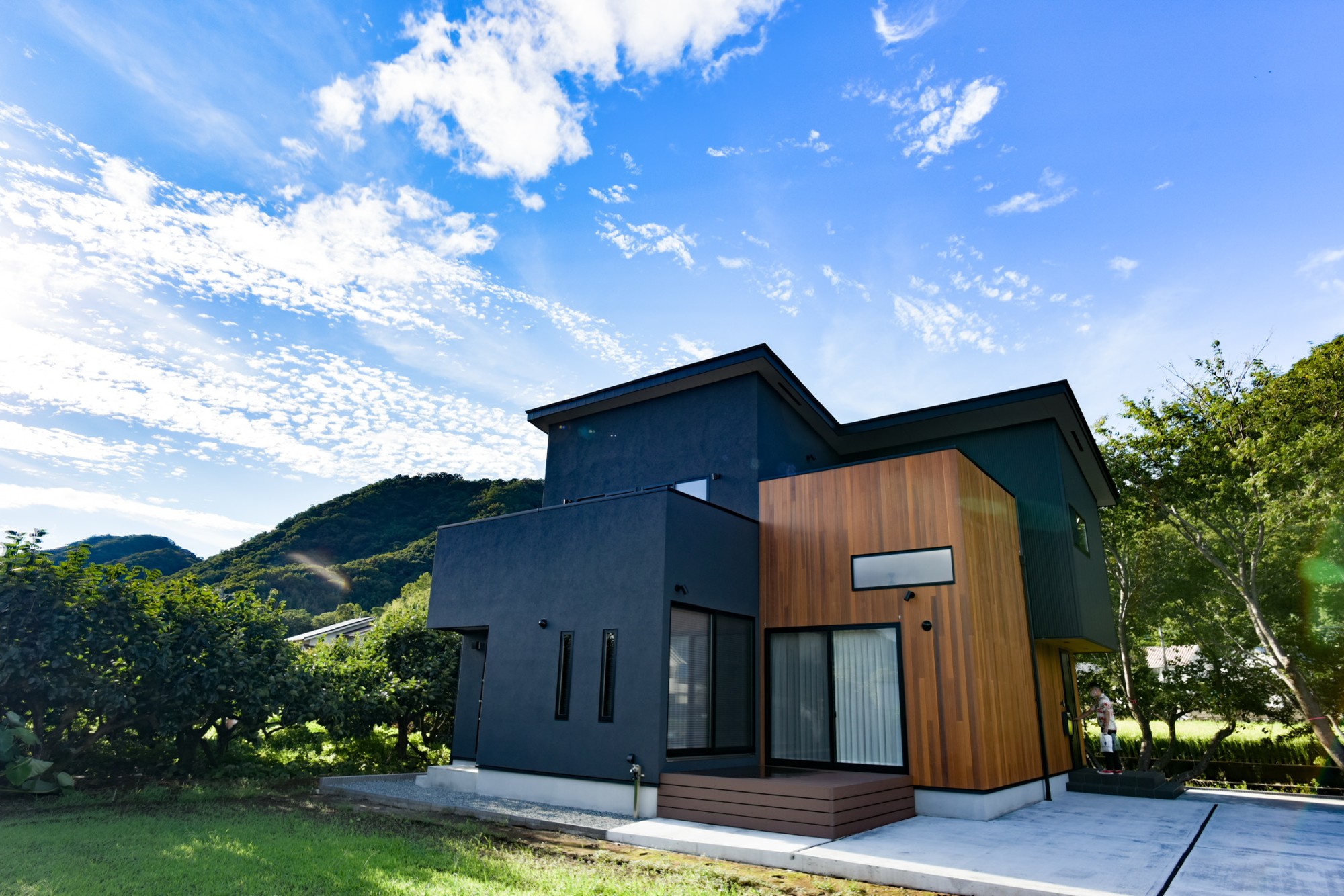 三鷹市でバルコニーや庭を活かした理想の住まいを手に入れるために