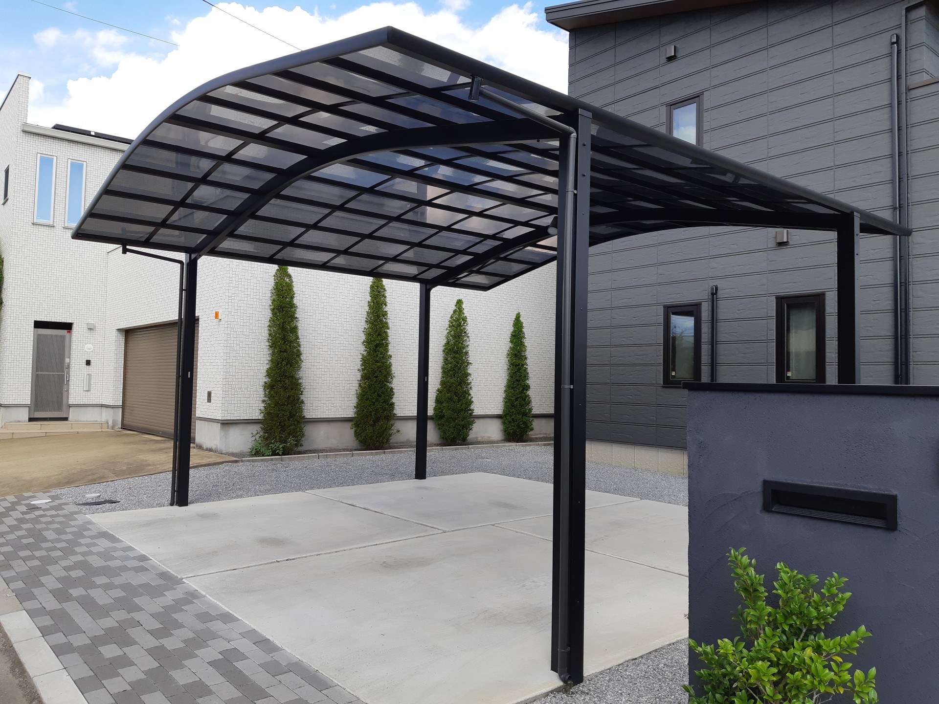 小牧市の分譲住宅で起きやすい、車2台前提が暮らしを圧迫する配置計画